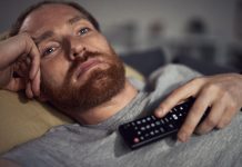 Un’ora in meno di TV al giorno può ridurre il rischio di depressione