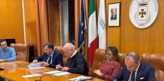 𝙁𝙞𝙧𝙢𝙖𝙩𝙤 𝙤𝙜𝙜𝙞 𝙞𝙡 𝙋𝙧𝙤𝙩𝙤𝙘𝙤𝙡𝙡𝙤 𝙙’𝙞𝙣𝙩𝙚𝙨𝙖 𝙩𝙧𝙖 𝙡𝙖 𝘾𝙖𝙢𝙚𝙧𝙖 𝙙𝙞 𝘾𝙤𝙢𝙢𝙚𝙧𝙘𝙞𝙤 𝙙𝙞 𝘾𝙤𝙨𝙚𝙣𝙯𝙖, 𝙡’𝘼𝙯𝙞𝙚𝙣𝙙𝙖 𝙎𝙖𝙣𝙞𝙩𝙖𝙧𝙞𝙖 𝙋𝙧𝙤𝙫𝙞𝙣𝙘𝙞𝙖𝙡𝙚 𝙙𝙞 𝘾𝙤𝙨𝙚𝙣𝙯𝙖 𝙚 𝙡’𝙊𝙧𝙙𝙞𝙣𝙚 𝙙𝙚𝙞 𝘽𝙞𝙤𝙡𝙤𝙜𝙞 𝙙𝙚𝙡𝙡𝙖 𝘾𝙖𝙡𝙖𝙗𝙧𝙞𝙖