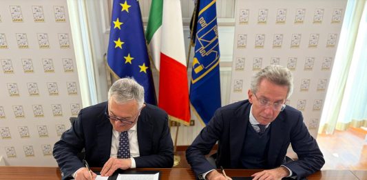 Il biologo esce dai laboratori per diventare una sentinella della salute pubblica e dell’ambiente: protocollo tra Fnob e Anci